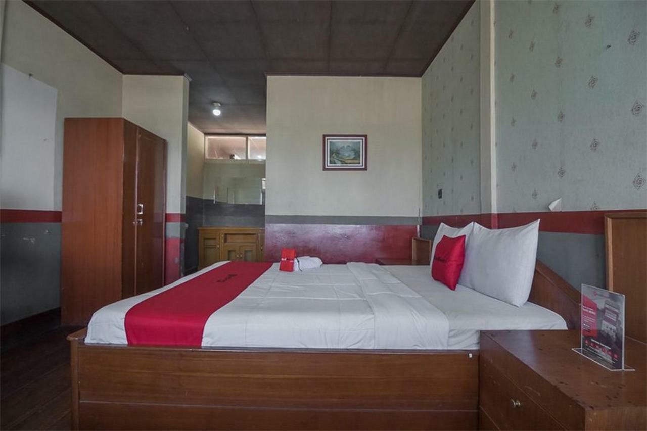 Hotel Reddoorz @ Maribaya Street Lembang Exterior foto