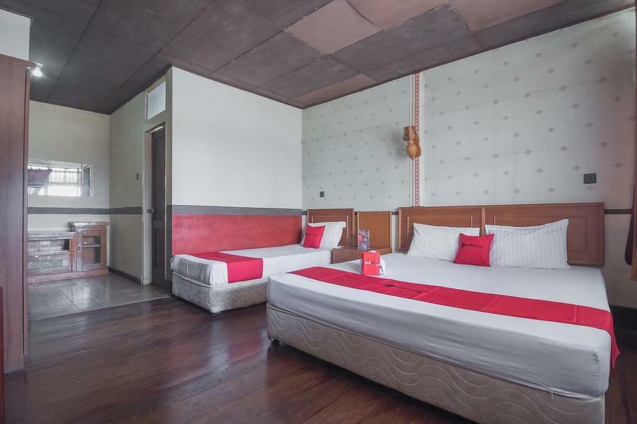 Hotel Reddoorz @ Maribaya Street Lembang Exterior foto